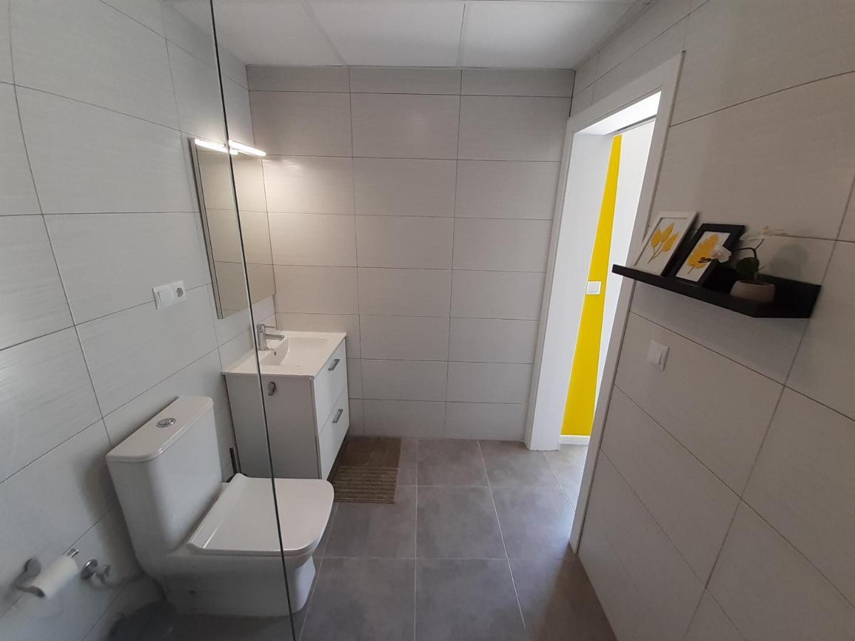 The Yellow Corner Apartment Alicante Bagian luar foto