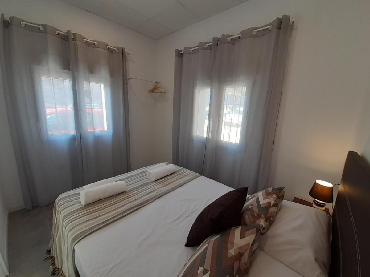The Yellow Corner Apartment Alicante Bagian luar foto