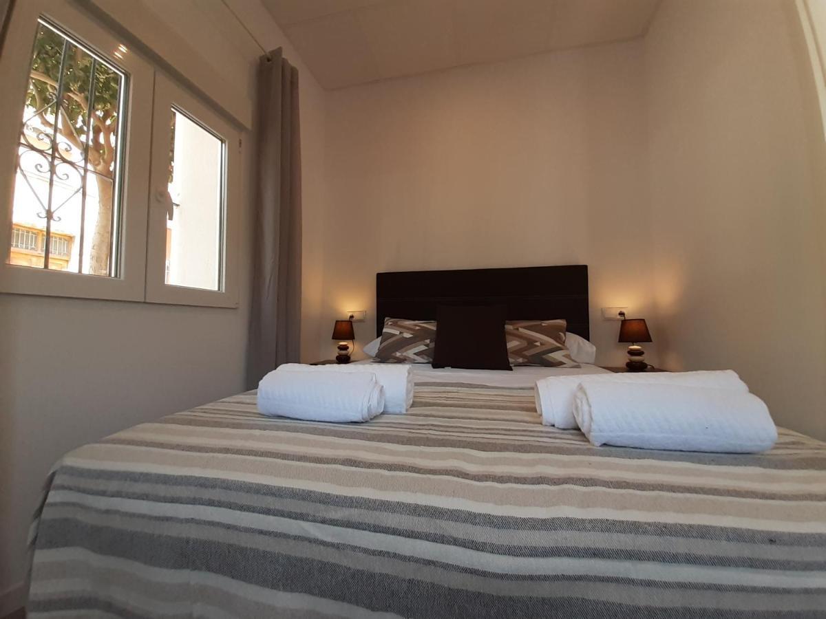 The Yellow Corner Apartment Alicante Bagian luar foto
