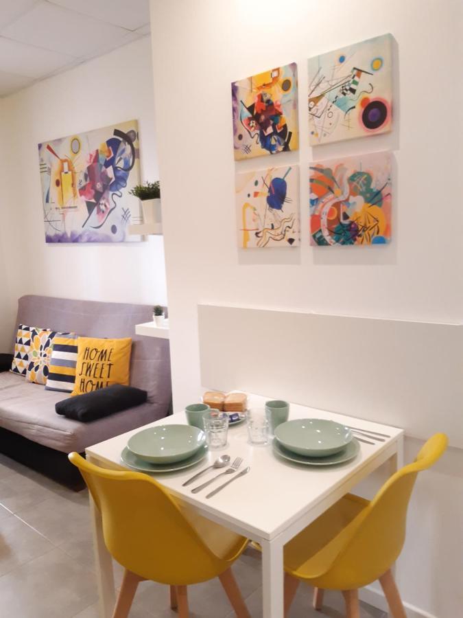 The Yellow Corner Apartment Alicante Bagian luar foto