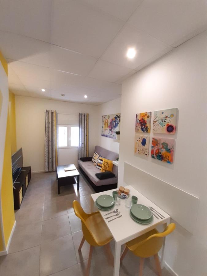 The Yellow Corner Apartment Alicante Bagian luar foto